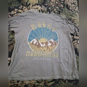 Altar's State Rocky Mountains Colorado Graphic Tee Size Medium